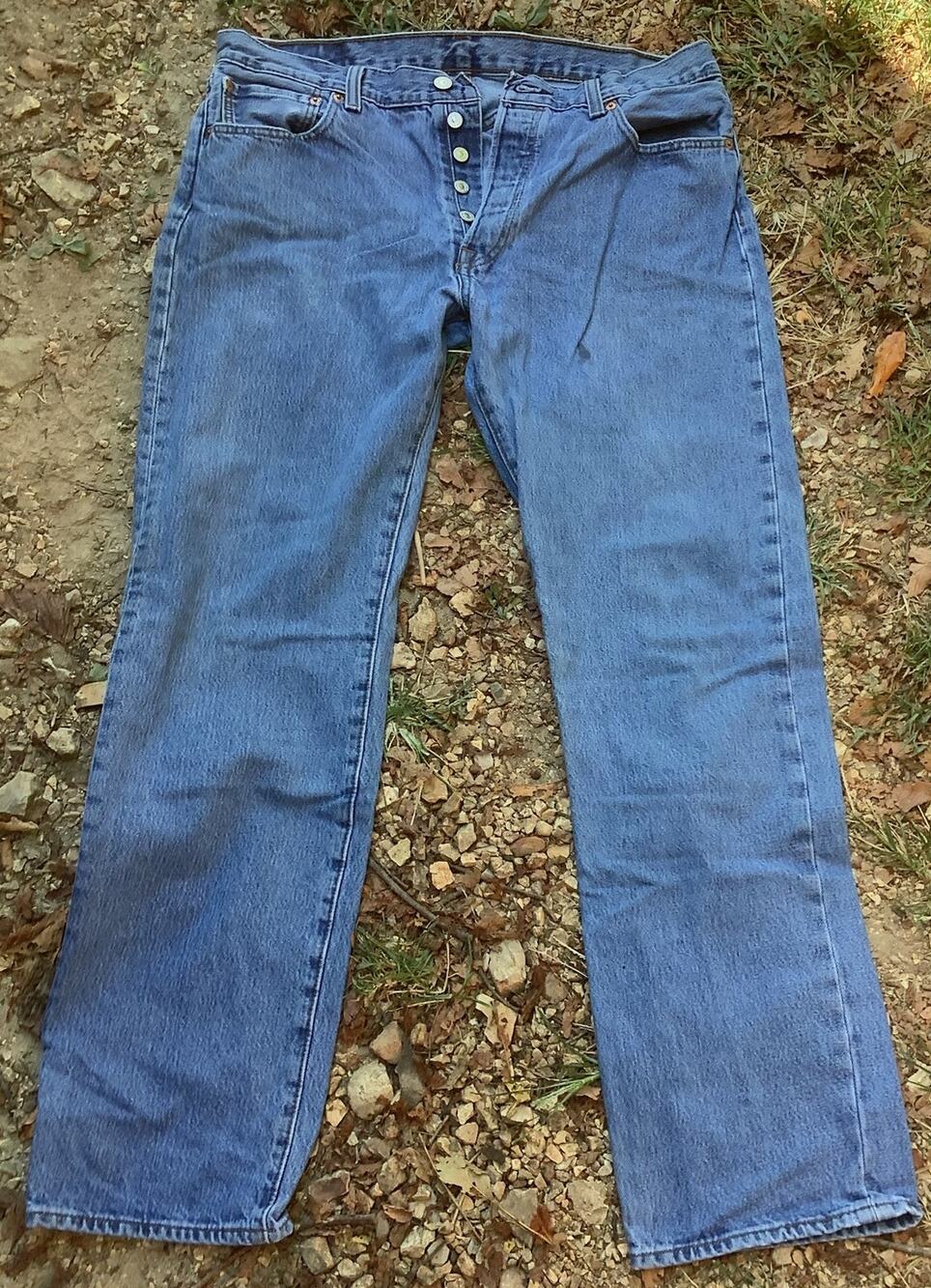 Vintage Levis 501 Button Fly Jeans Mens 34 x 32 Straight Leg Blue Denim USA